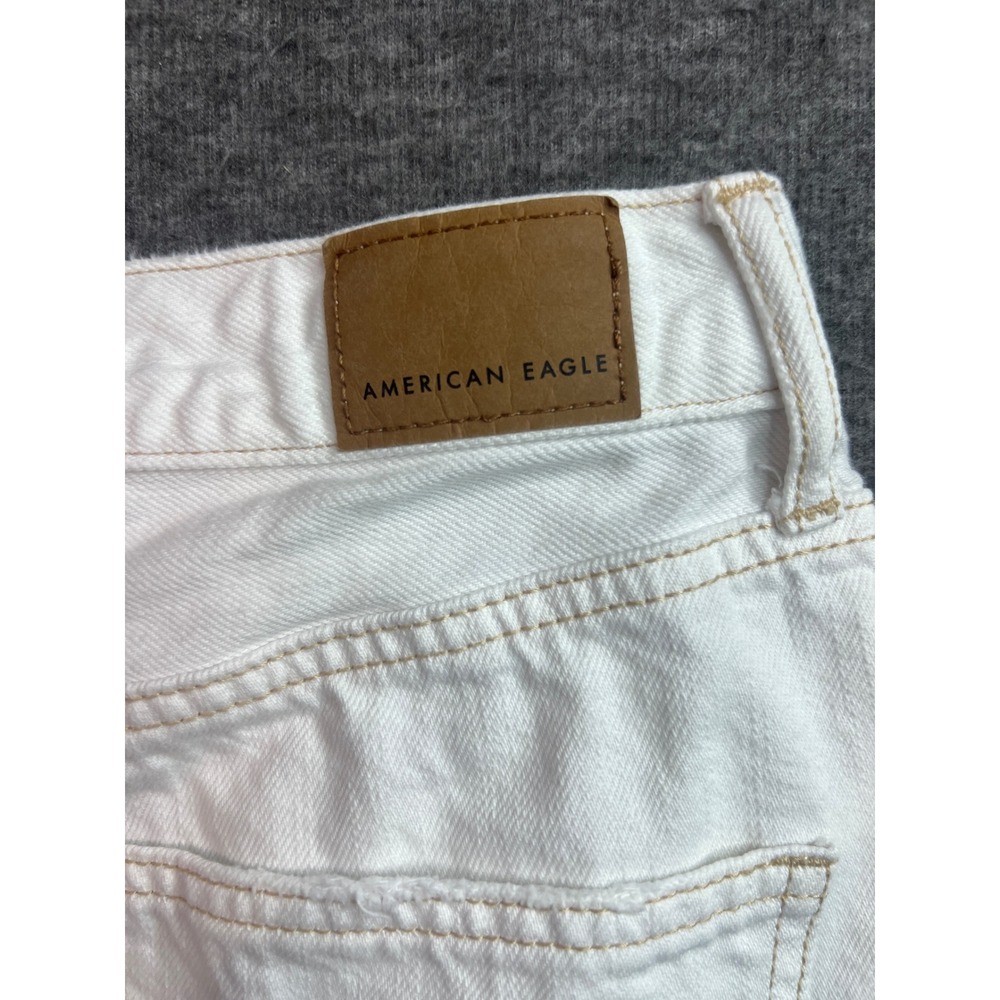 American Eagle 90s Boyfriend Shorts White Distressed Denim Raw Hem Size 2 - Picture 4 of 12
